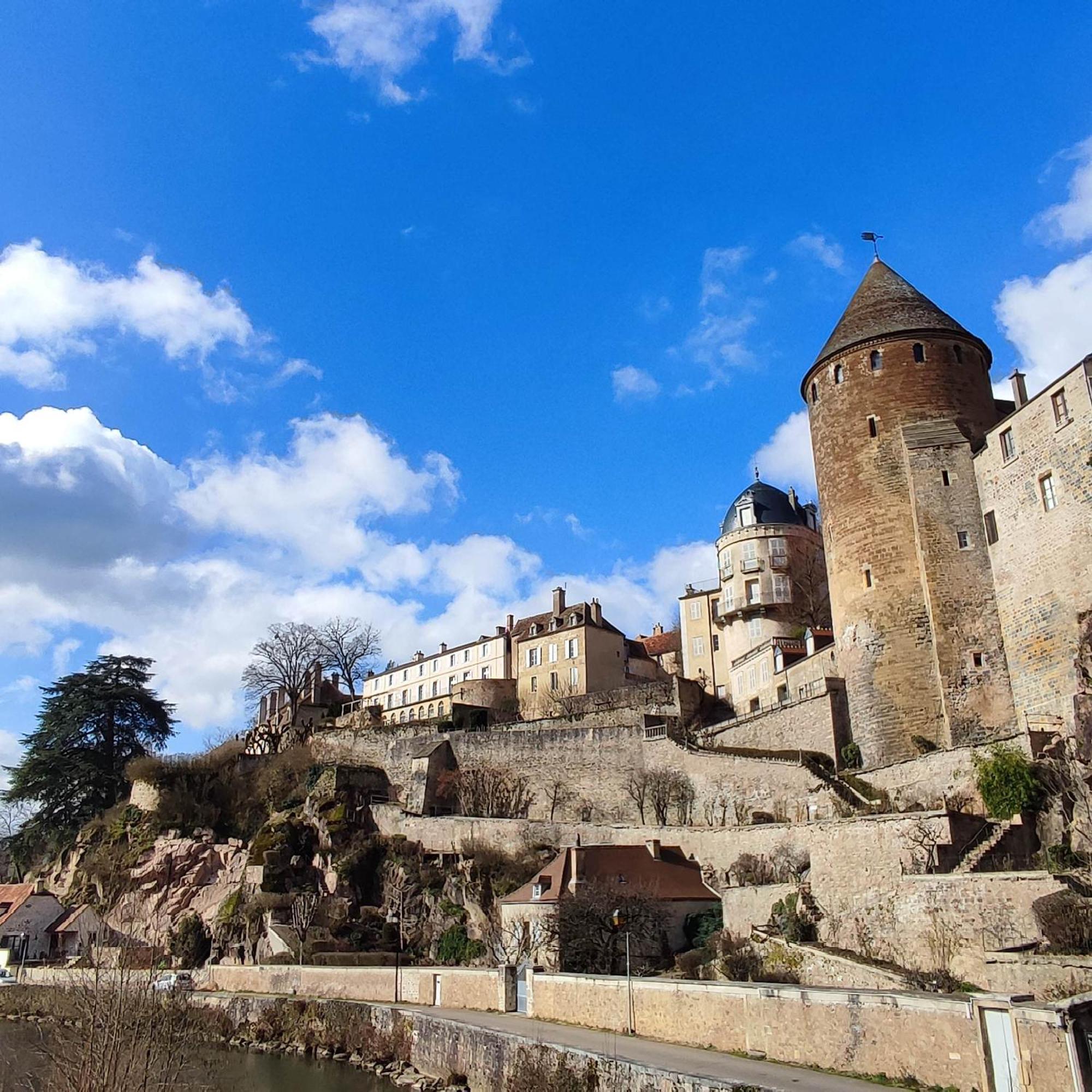 Locn'Roll Apartman Semur-en-Auxois Kültér fotó